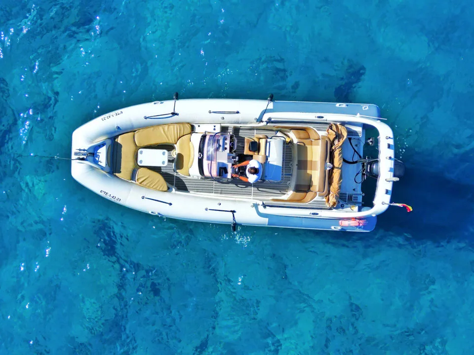 Barco privado Deluxe con snorkel